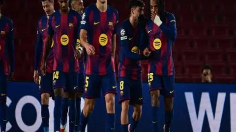 曼联食堂关闭引关注：成本缩减新动向，球迷热议缅怀楚云飞！