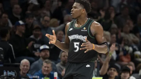 “两周倒计时，五大媒体大胆预测：库里有望打破克莱三分纪录，詹姆斯与东契奇竞逐30+三双盛宴！”